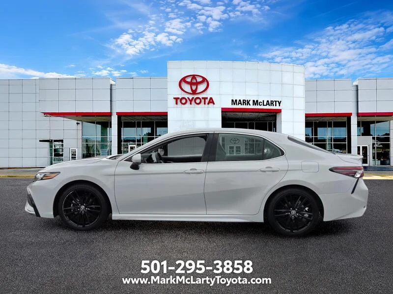 Used 2024 Ice Edge TOYOTA XSE AUTO image 2