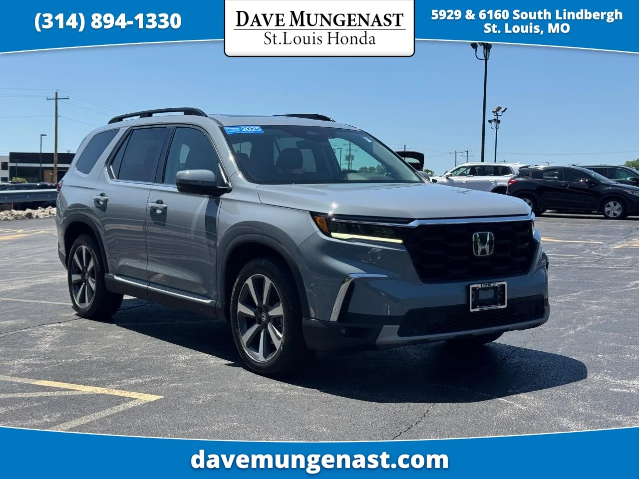 2025 Honda Pilot Touring AWD's photo