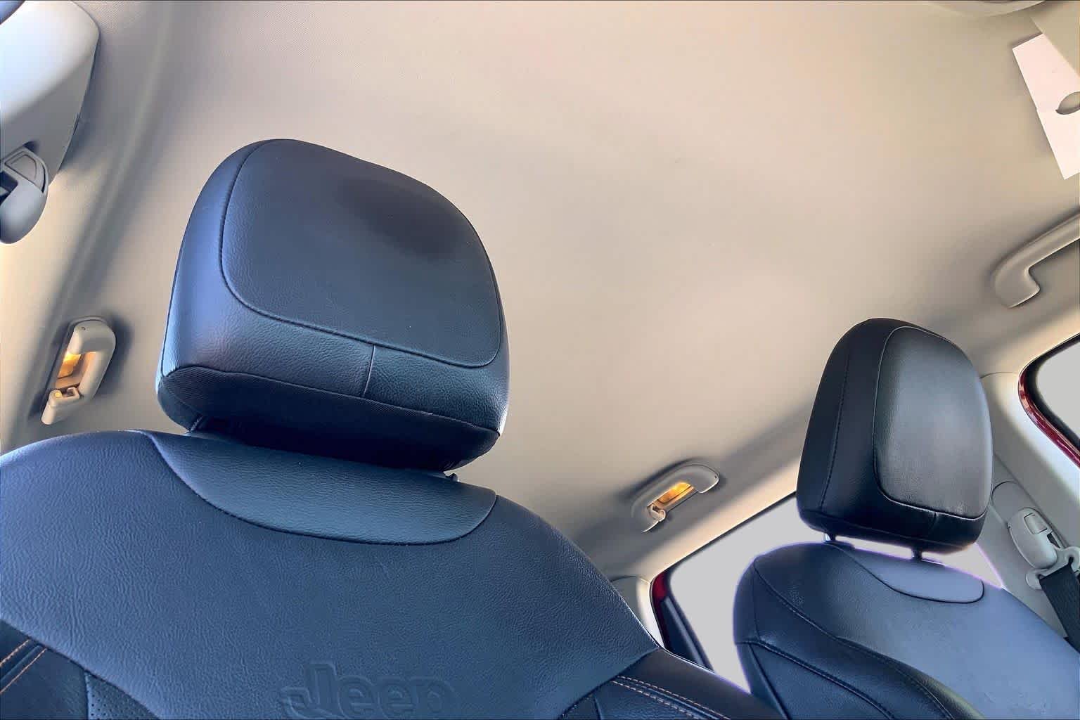 Used 2021 Redline Pearlcoat Jeep Limited image 14