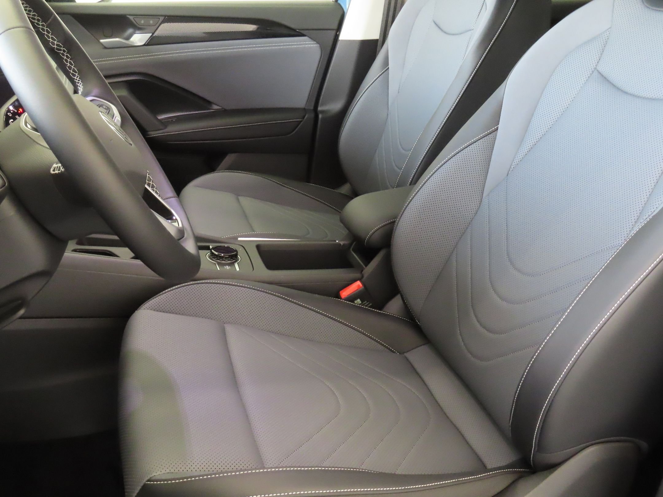 Used 2026 Blue Volkswagen 2.0T SE image 11