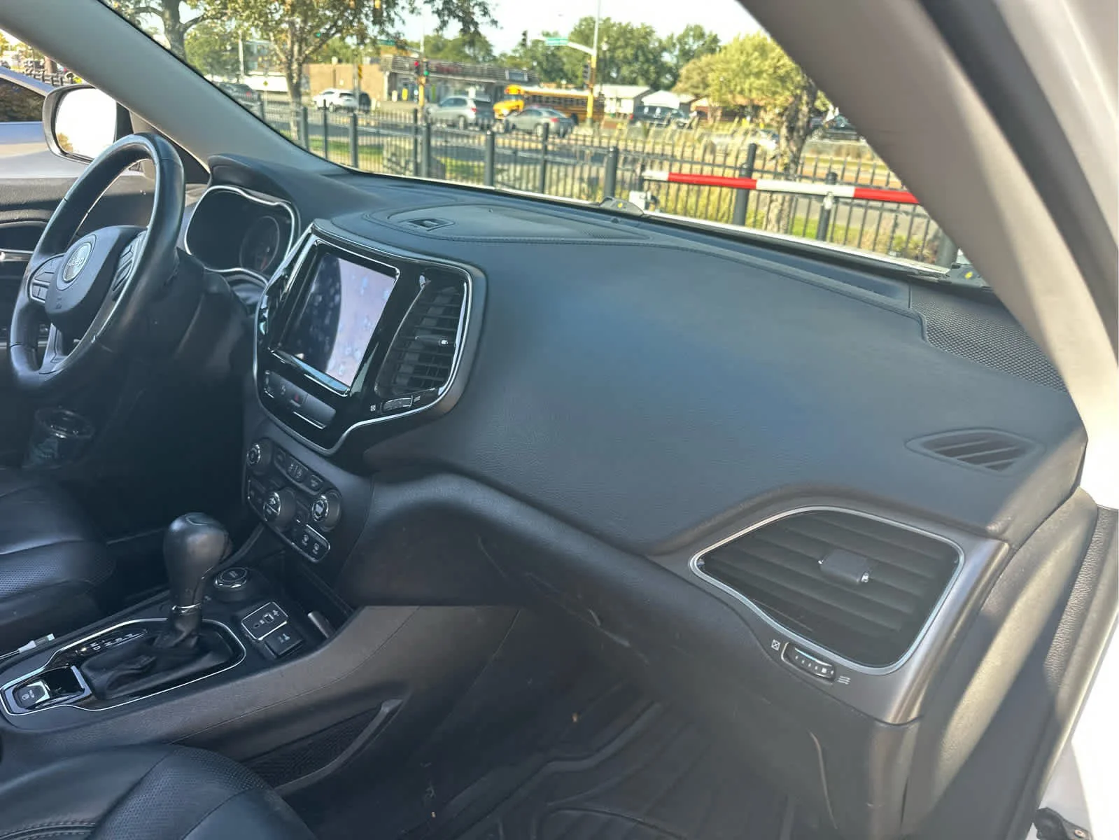 Used 2019 Bright White Clearcoat Jeep Limited image 5