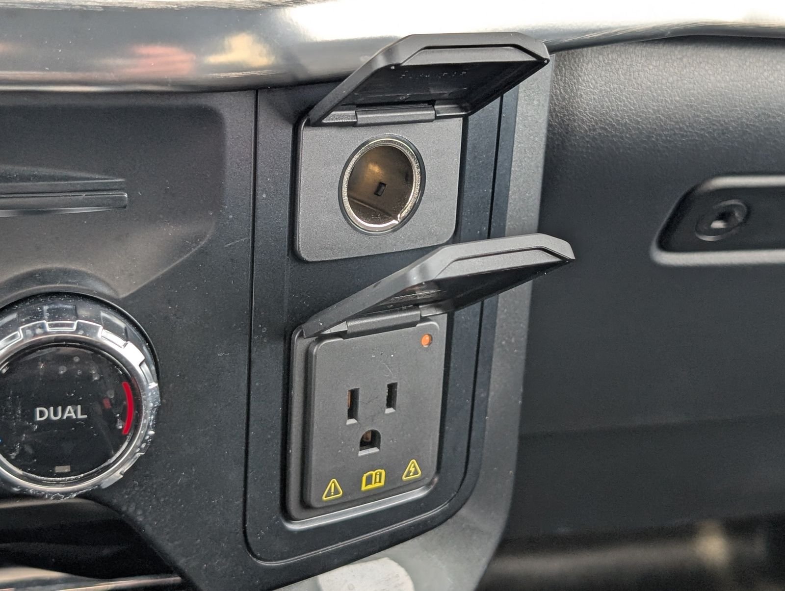 Used 2022 Oxford White Ford Lariat image 22