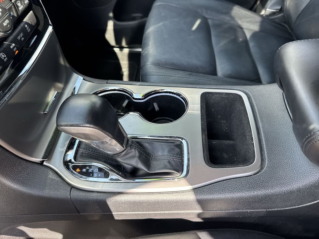 Used 2020 White Jeep Limited image 23