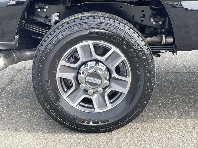 New 2026 Agate Black Metallic Ford F-350® Lariat® image 7