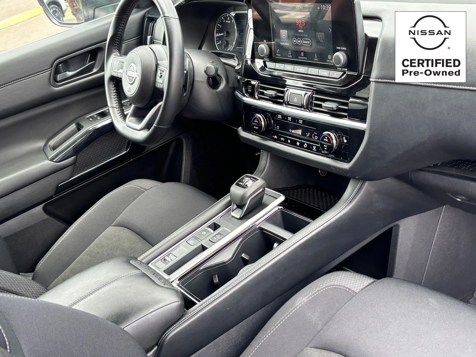 Used 2025 Deep Ocean Blue Pearl Nissan SV image 8