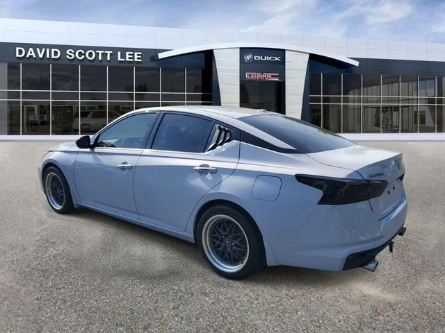 Used 2024 Gray Nissan 2.5 SR image 3