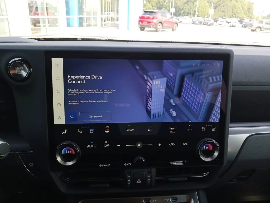 Used 2025  Lexus 550 Luxury image 21