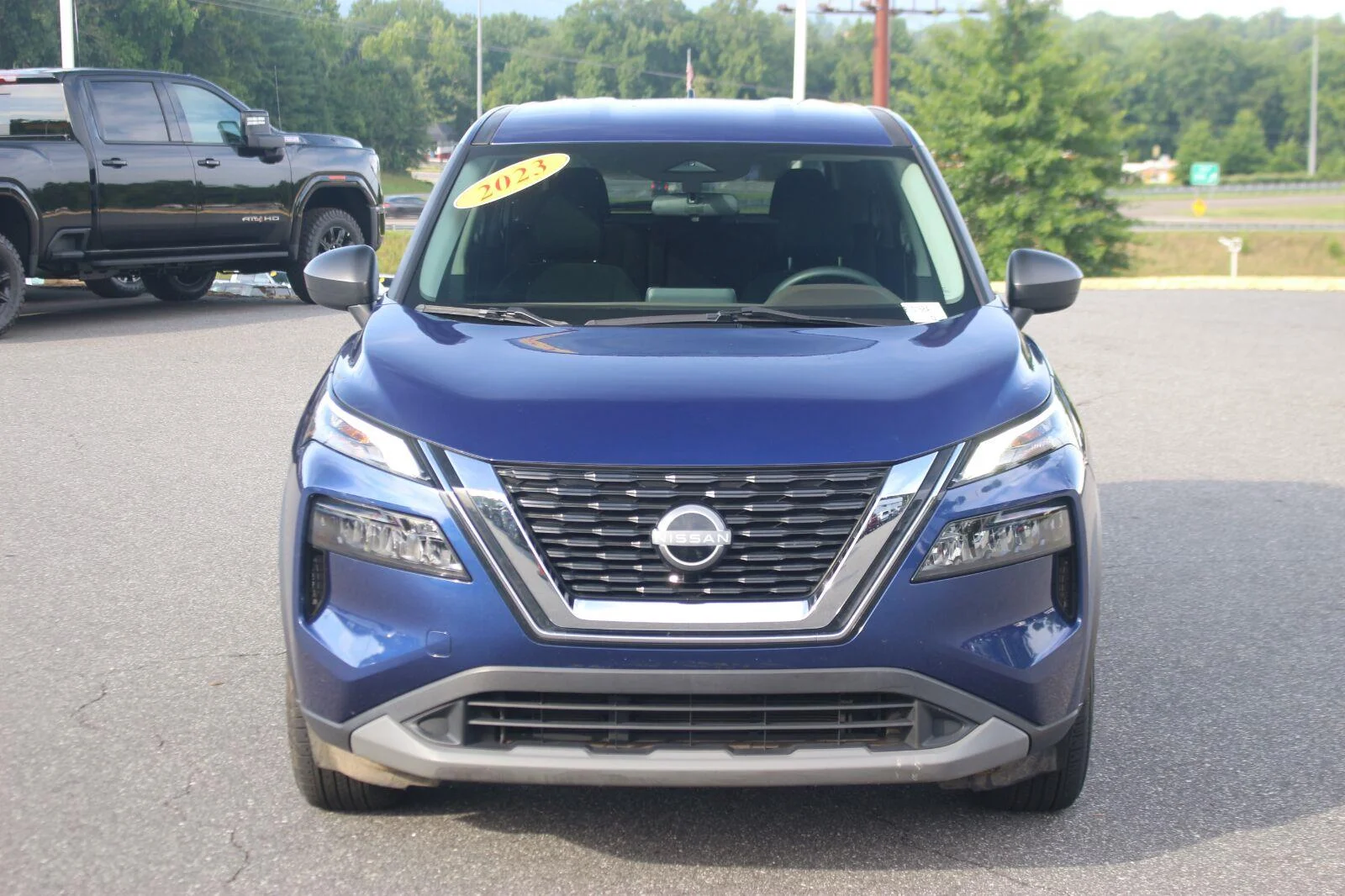Used 2023 Blue Nissan S image 2