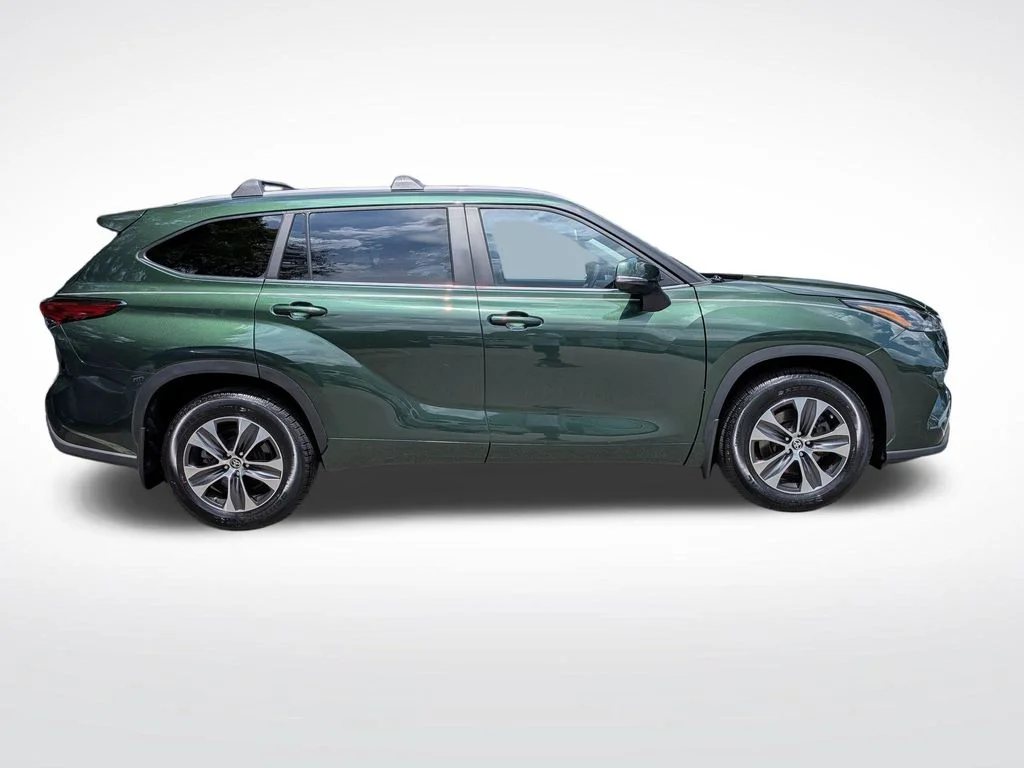 Used 2023 Green Toyota XLE image 2