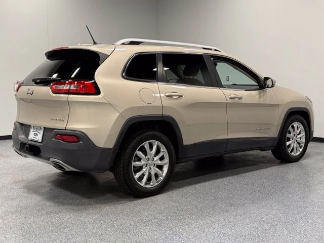 Used 2015 Beige Jeep Limited image 12