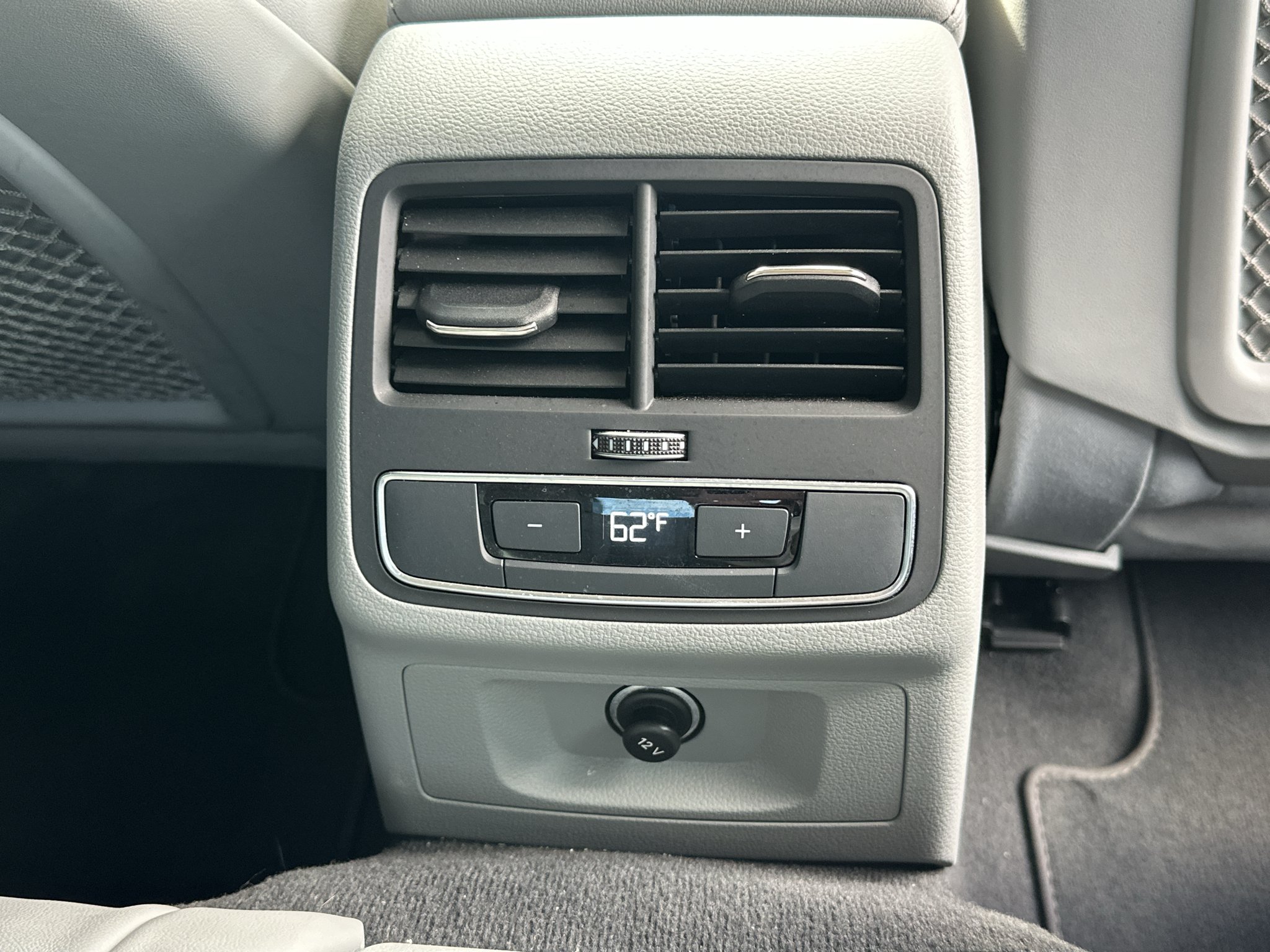 Used 2023 Daytona Gray Pearl Effect/Black Roof Audi S line Premium Plus image 34