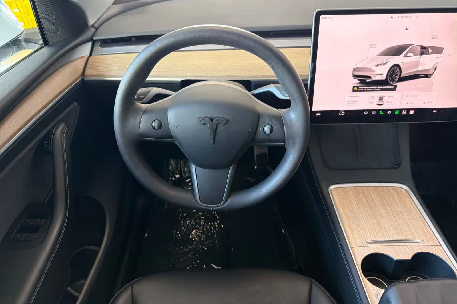 Used 2023 White Tesla  image 15
