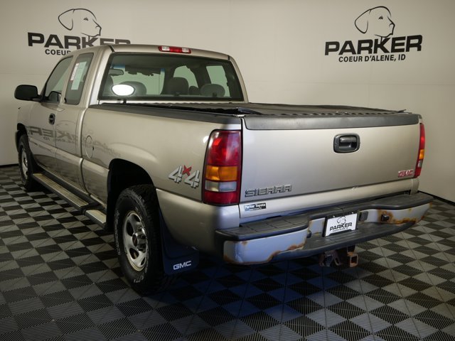 Used 2003 Pewter Metallic GMC  image 7