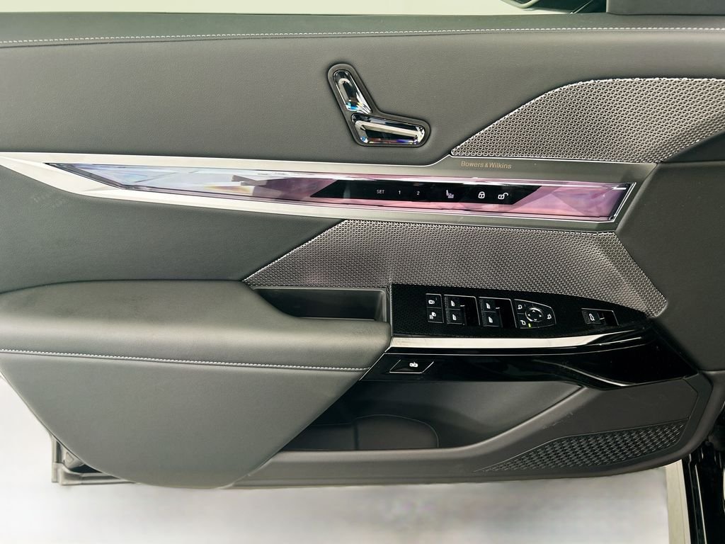 New 2026 Black Sapphire Metallic BMW 740i image 23
