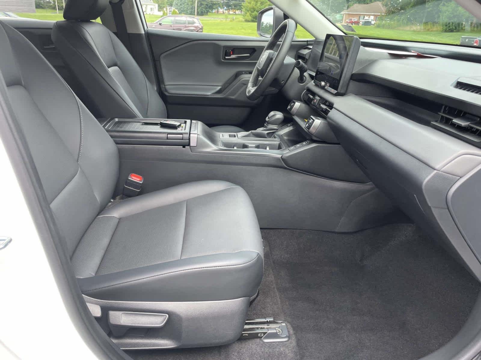 Used 2026 Wind Chill Pearl Toyota XLE Premium image 29
