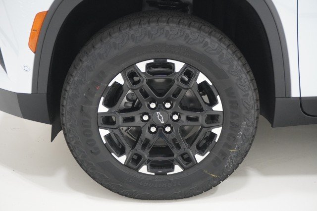2027 Chevrolet Traverse Z71 - Photo 11
