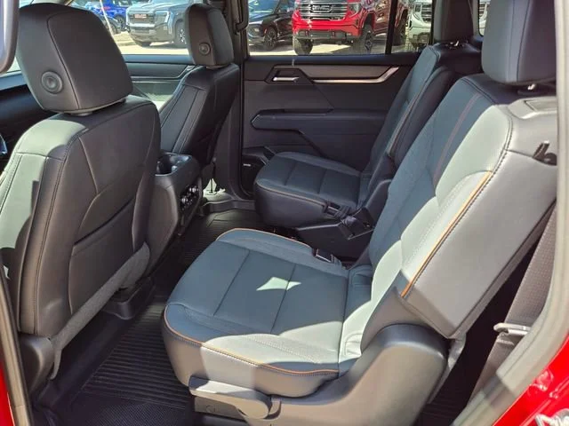 2026 GMC Acadia AT4 - Photo 6