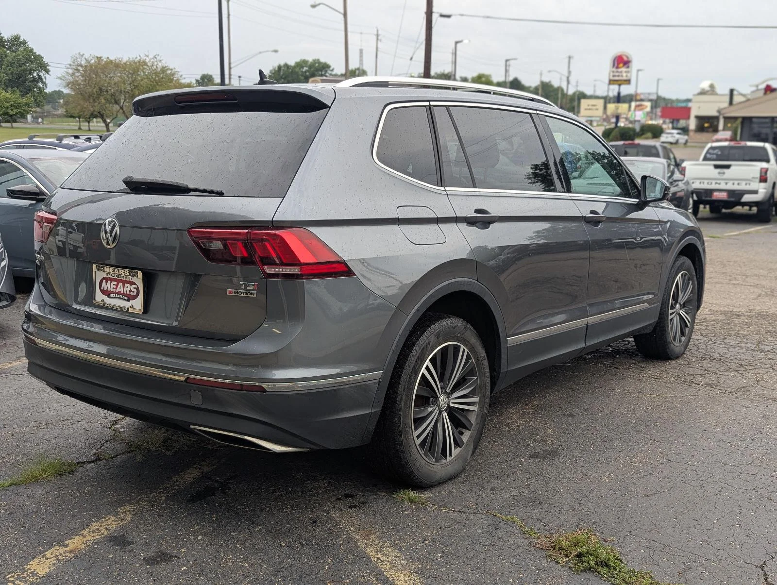Used 2018 Platinum Gray Metallic Volkswagen SEL image 8