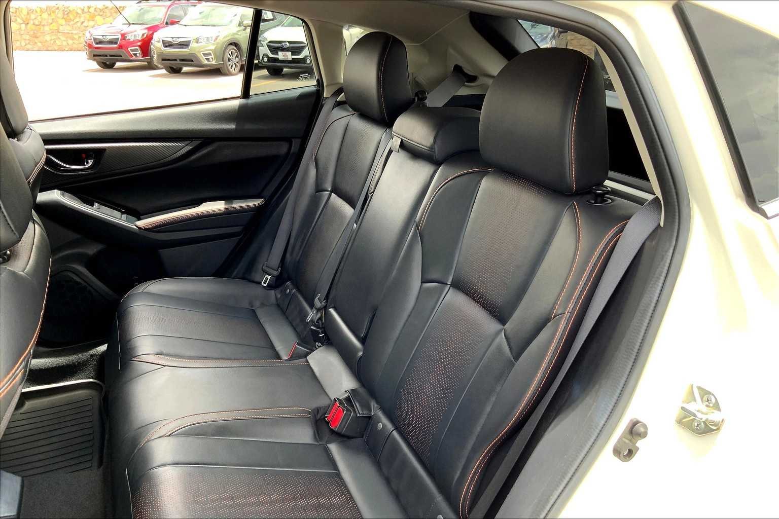 Used 2022 Crystal White Pearl Subaru Limited image 19