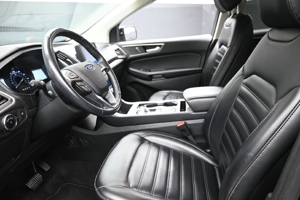 Used 2023 Black Ford SEL image 16