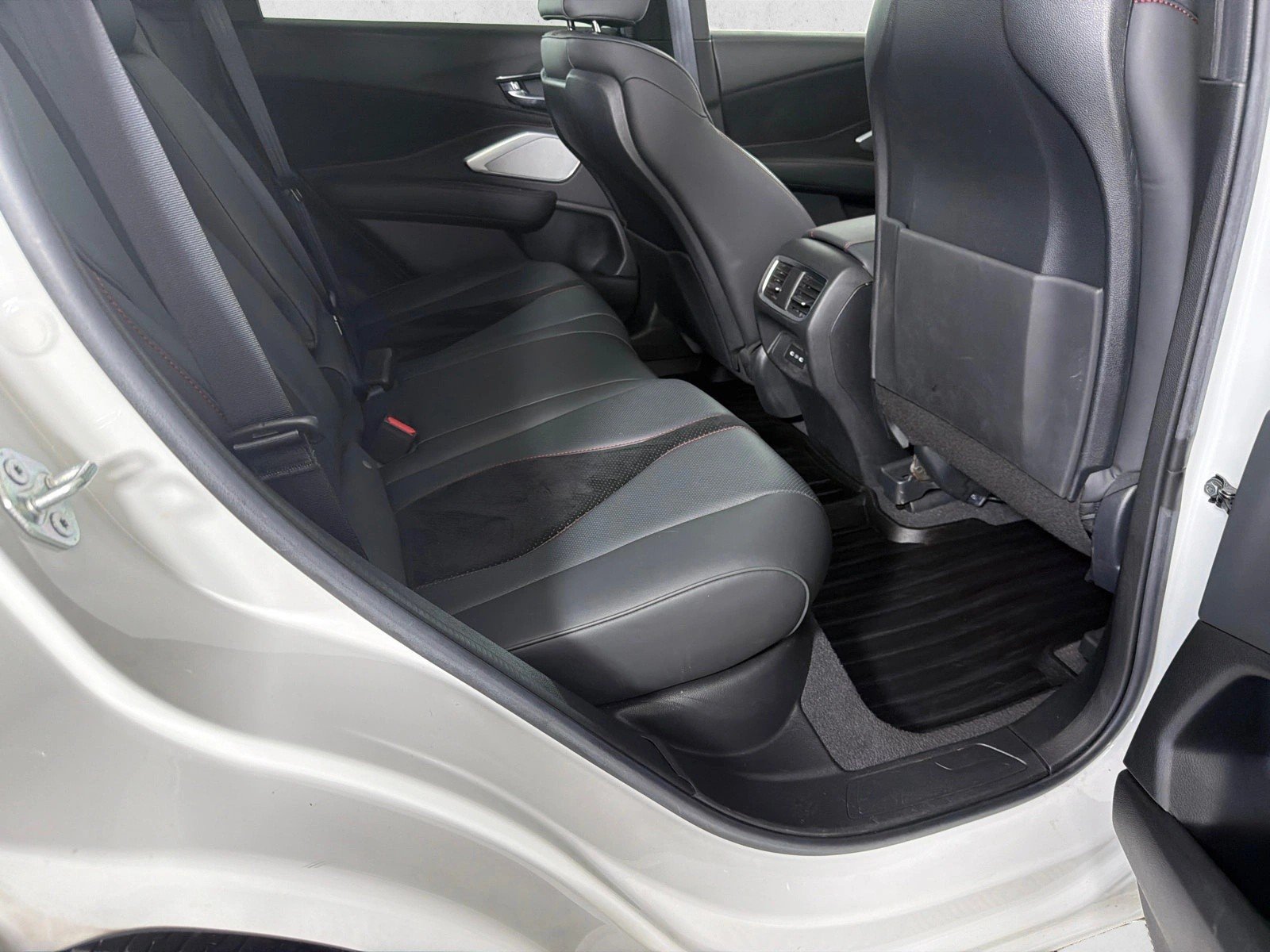 Used 2023 Platinum White Pea Acura w/A-Spec Package image 17