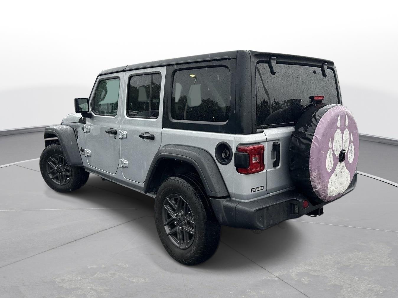 Used 2024 Silver Zynith Clearcoat Jeep Sport S image 8