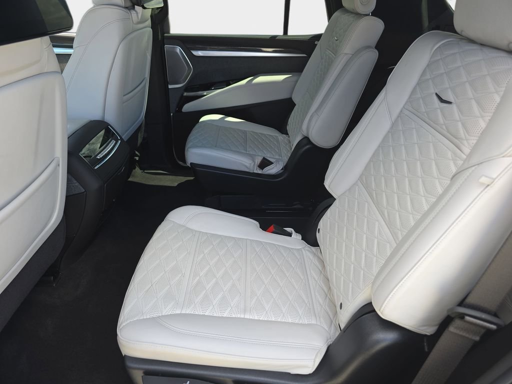 Used 2025 Silver Cadillac V-Series image 19