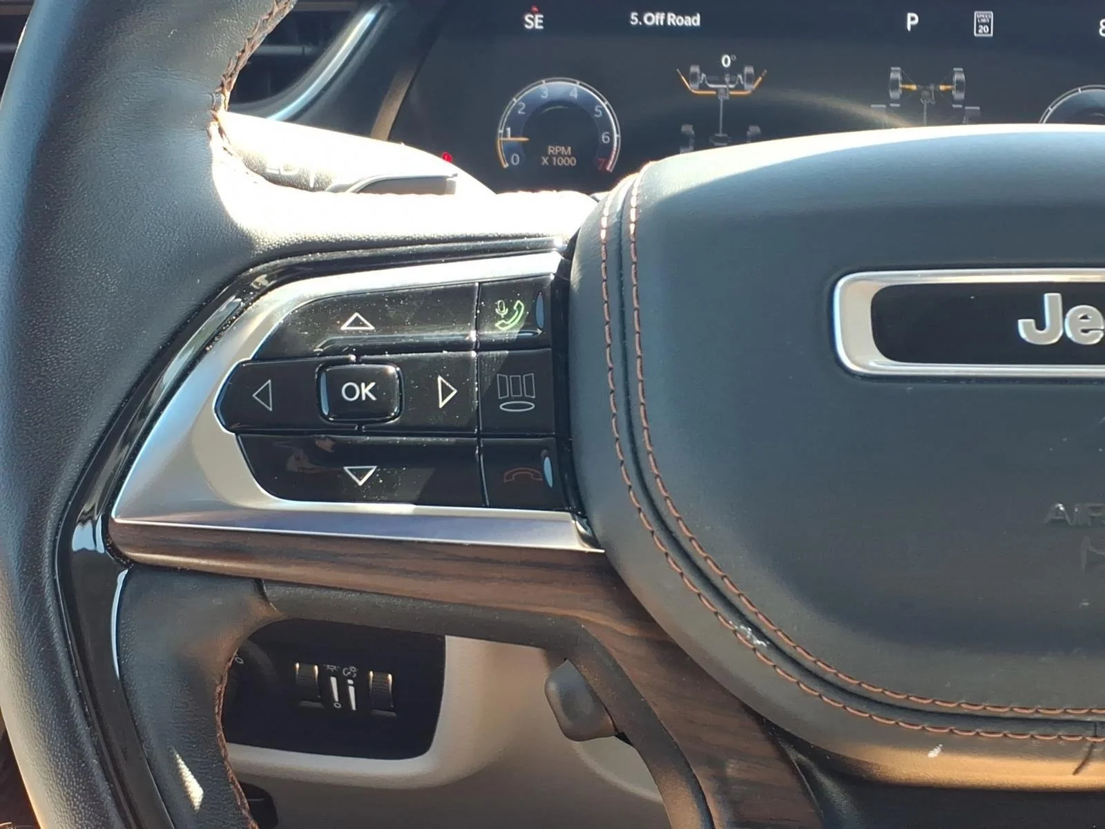 Used 2023 Bright White Clearcoat Jeep Summit image 17