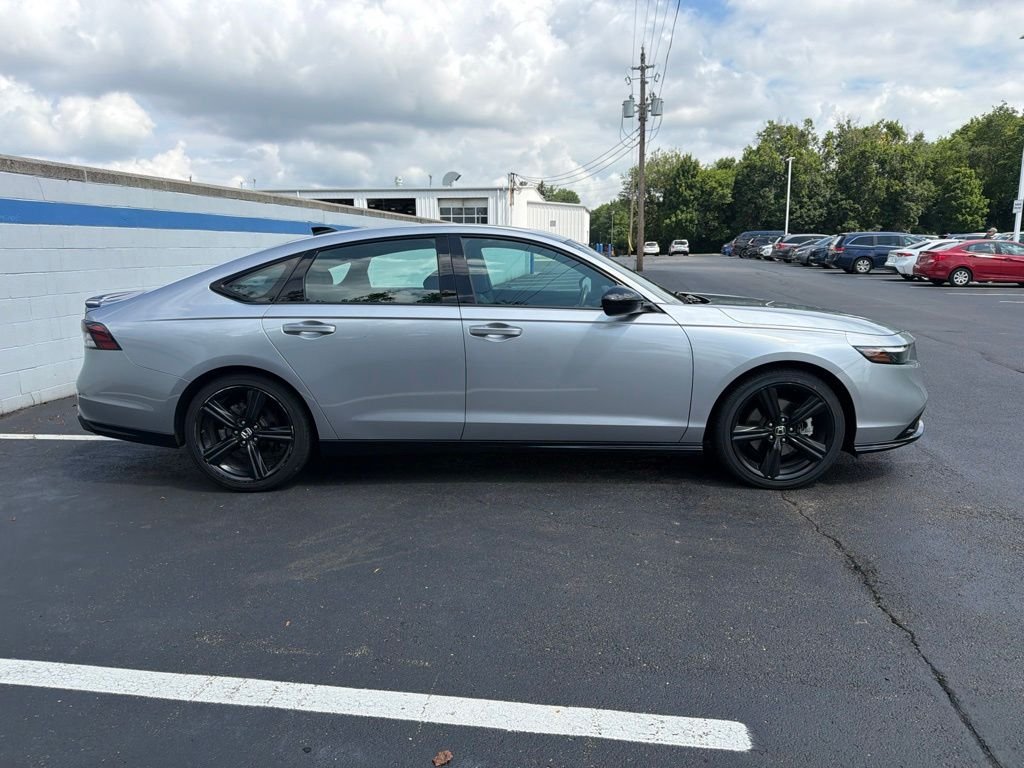 Certified Used 2023 Lunar Silver Metallic Honda Sport-L image 6