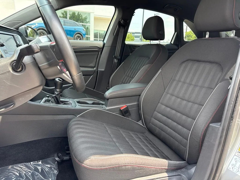 Used 2020  Volkswagen 2.0T S image 9