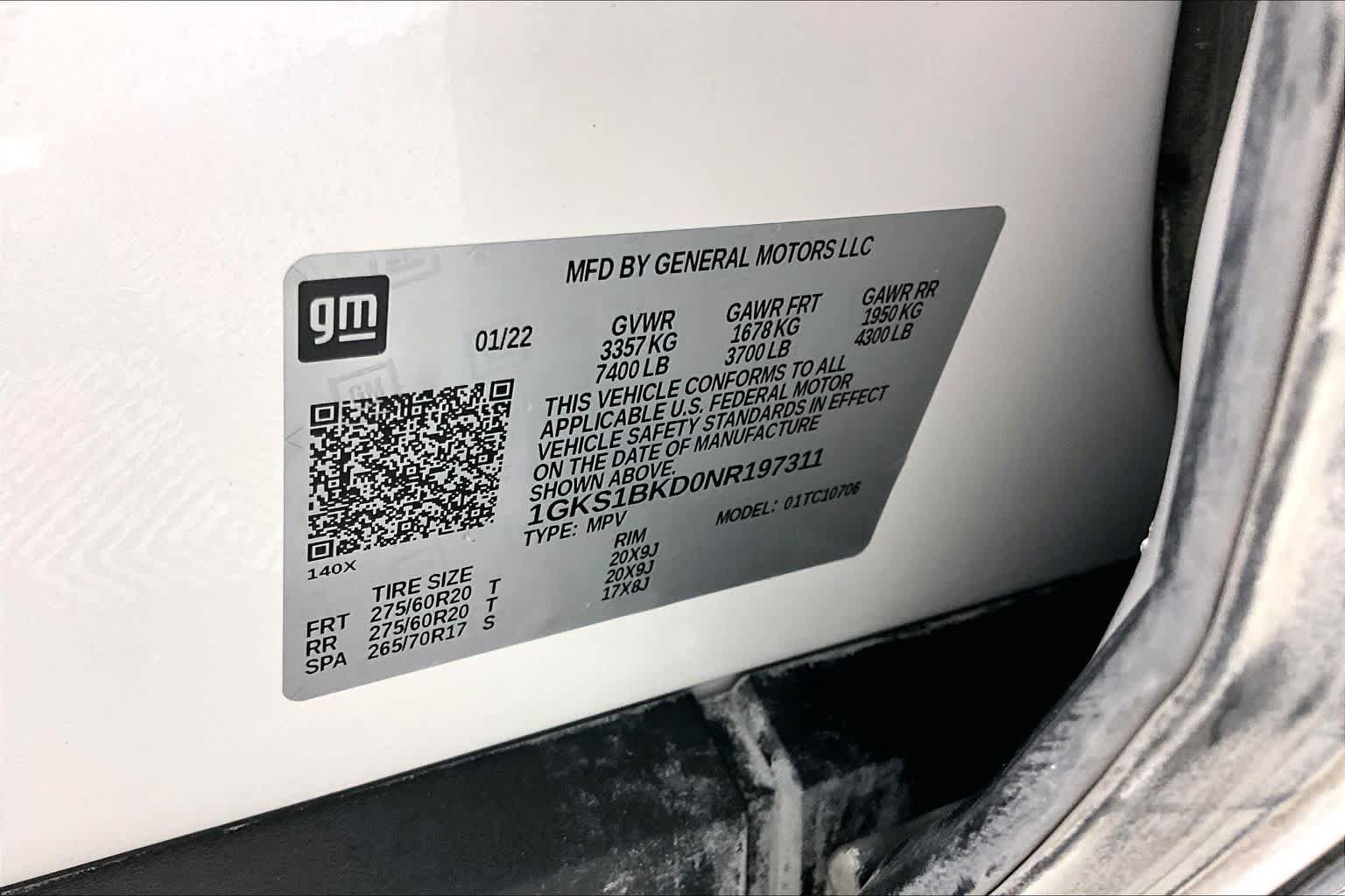 Used 2022 White Frost Tricoat GMC SLT image 35
