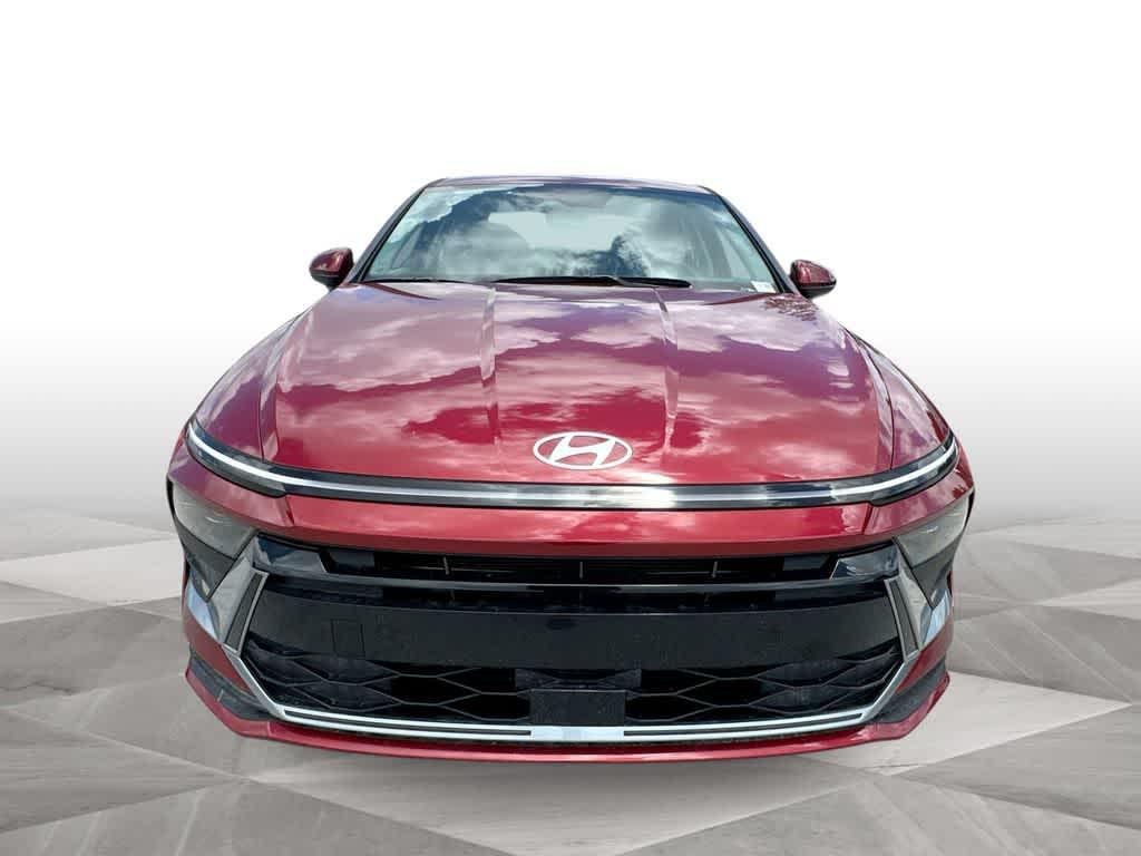 New 2026 Ultimate red Hyundai SE image 3