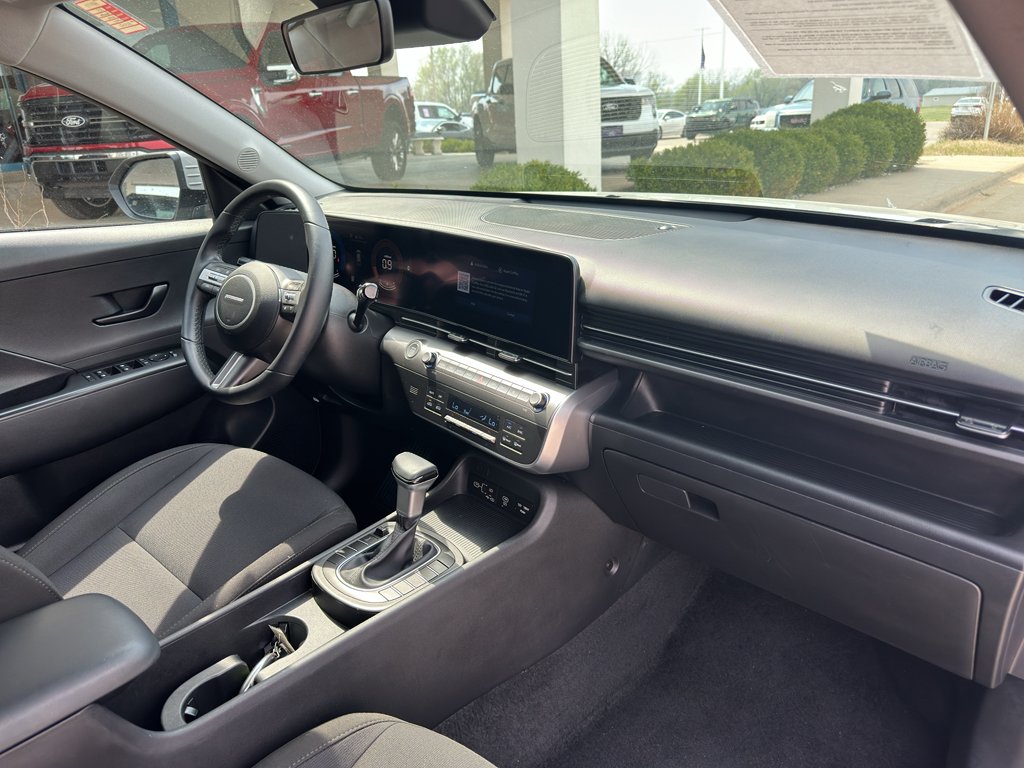 Used 2025 Cyber Gray Metallic Hyundai SEL image 28