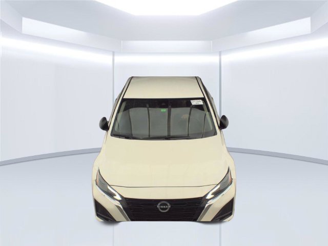 Used 2024 White Nissan 2.5 S image 10