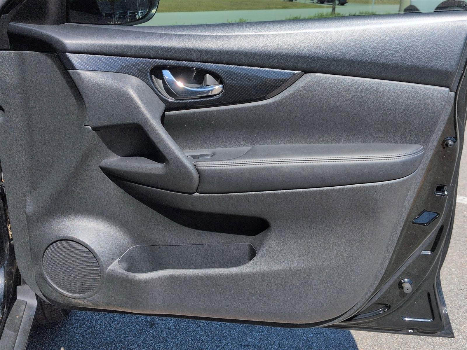 Used 2018 Magnetic Black Nissan SL image 35