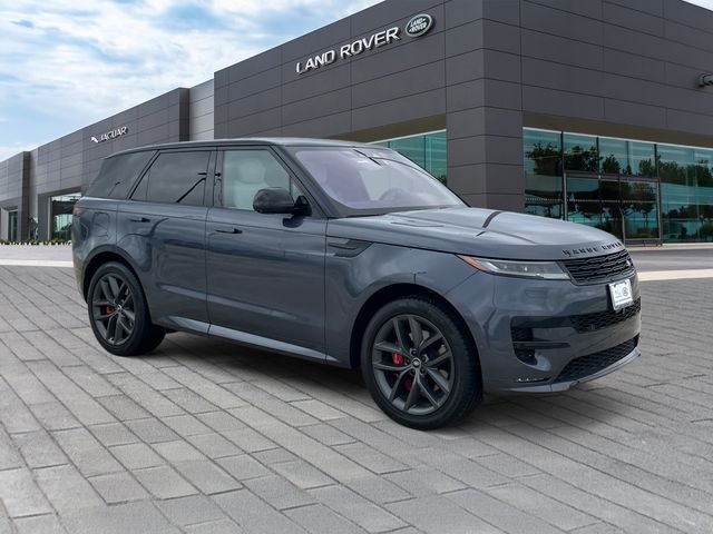 Used 2023 Blue Land Rover SE Dynamic image 7