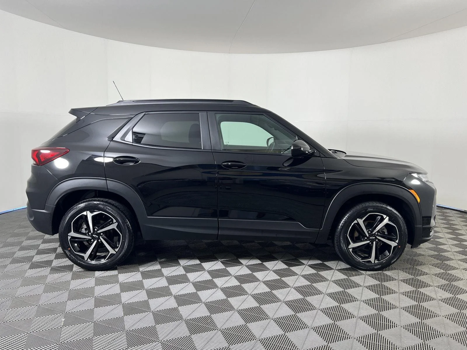 Used 2023 Mosaic Black Metallic Chevrolet RS image 23