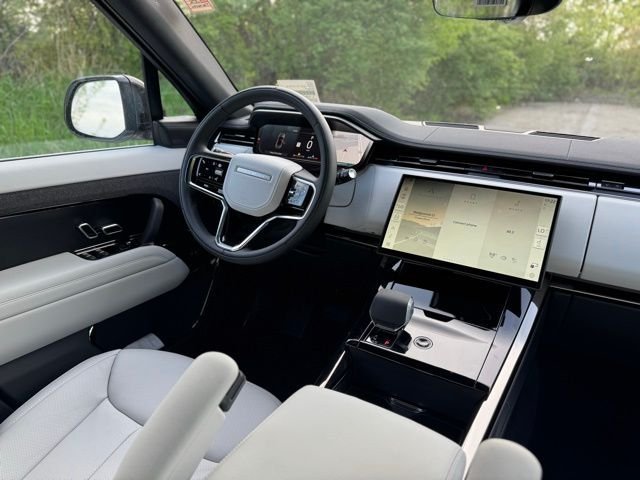 New 2026 Ostuni Pearl White LAND ROVER SE image 28