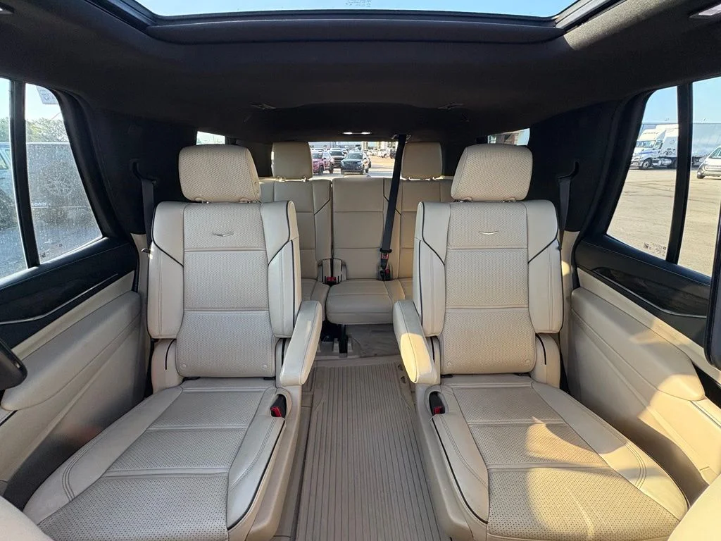 Used 2024 White Cadillac Premium Luxury image 31