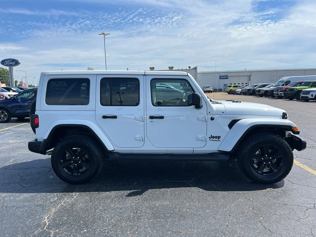Used 2021 Bright White Clearcoat Jeep Unlimited Sahara Altitude image 4