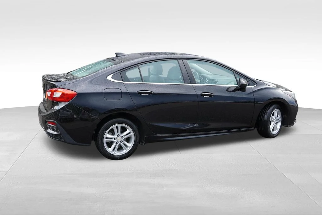 Used 2017 Mosaic Black Metallic Chevrolet LT image 4