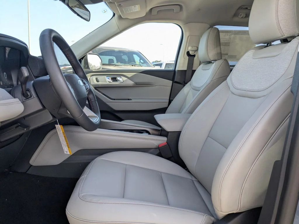 New 2026 Vapor Blue Metallic Ford Active image 22