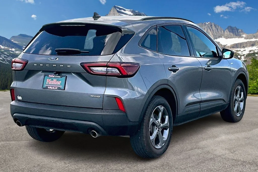 Used 2025 Gray Ford ST-Line Select image 2