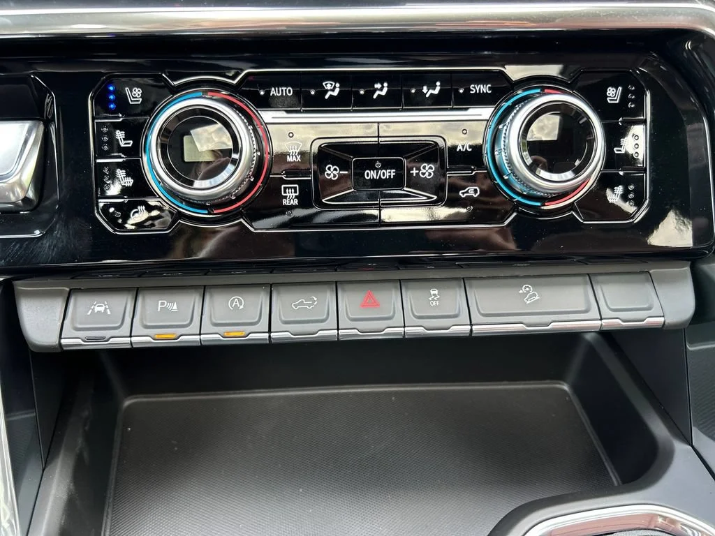 New 2026 Glacier White Tricoat GMC Denali Ultimate image 28