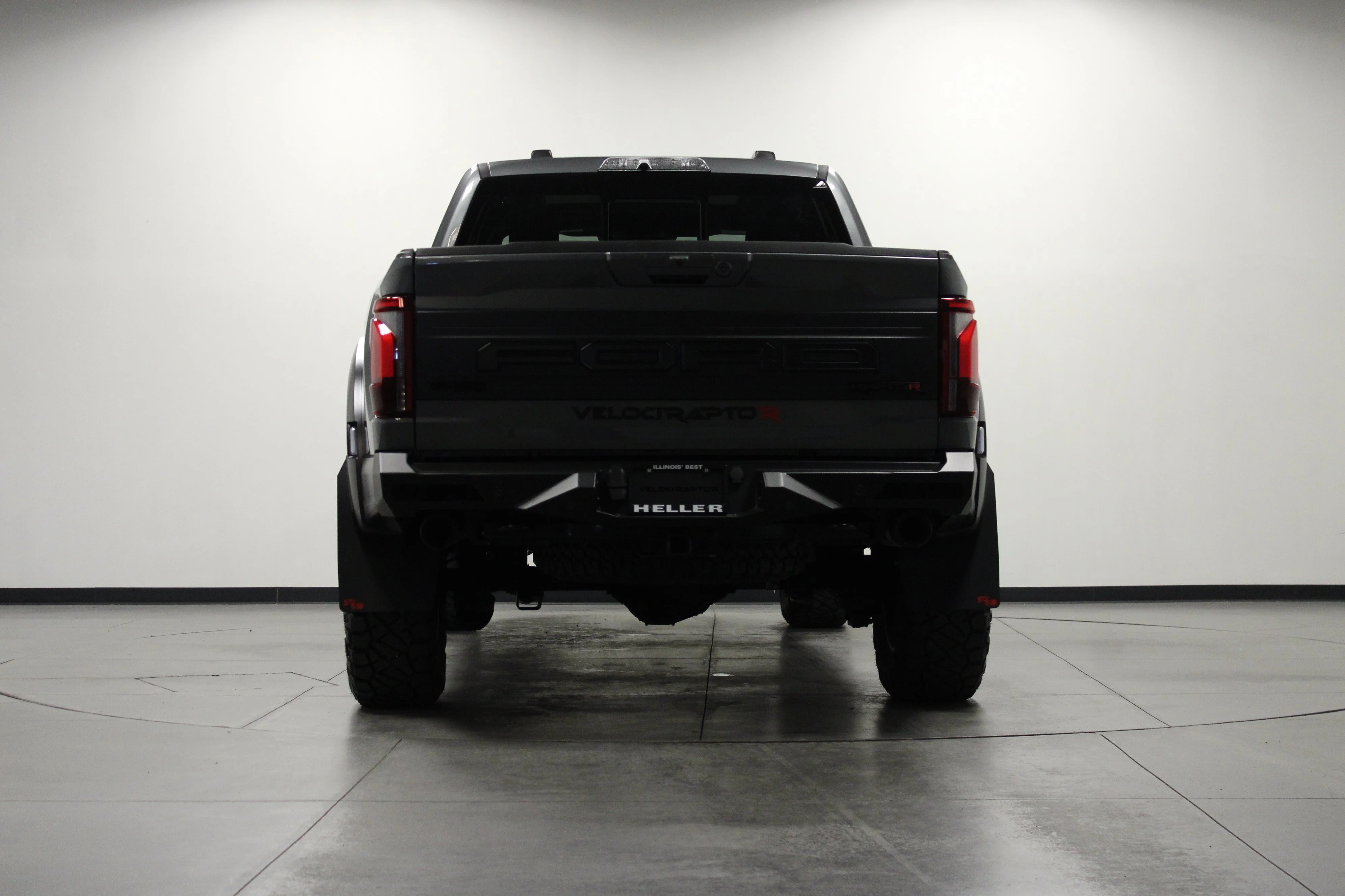 Used 2025 Carbonized Gray Metallic Ford Raptor image 5