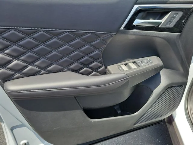 New 2026 White Nissan Platinum image 19