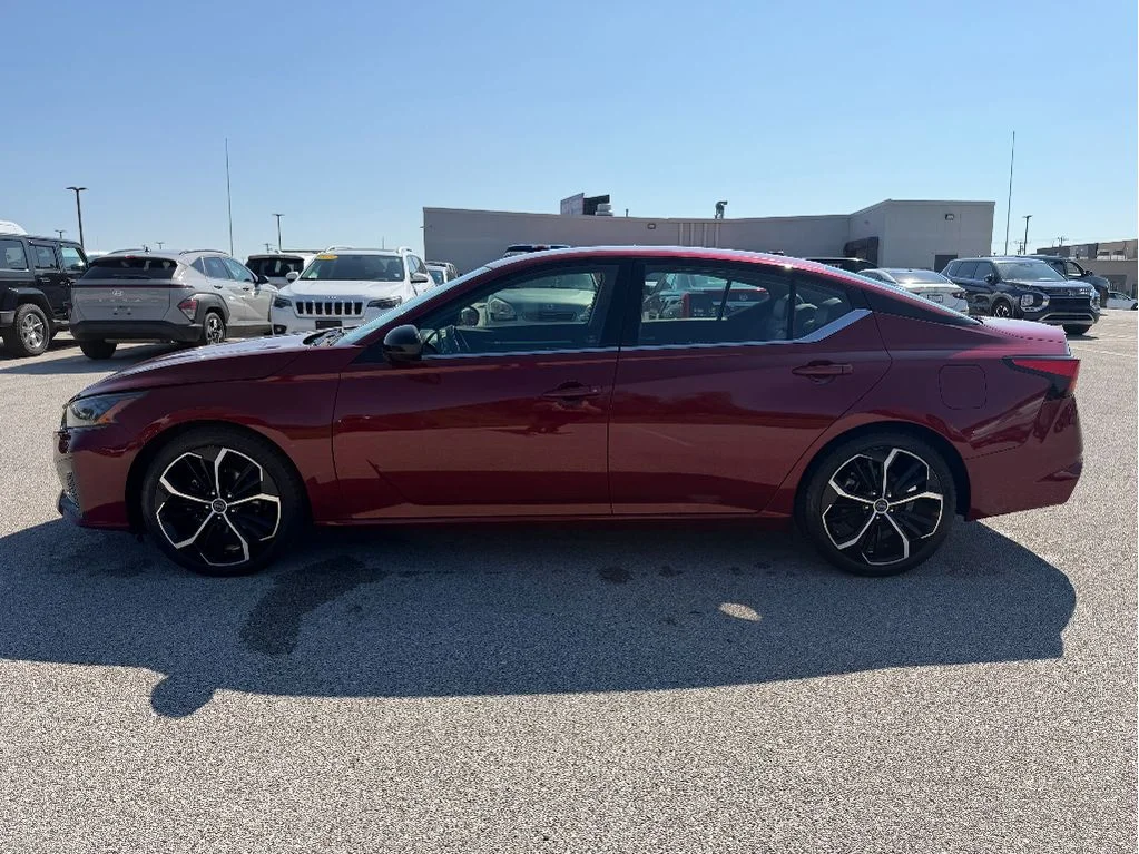 Used 2024 Scarlet Ember Nissan 2.5 SR image 9
