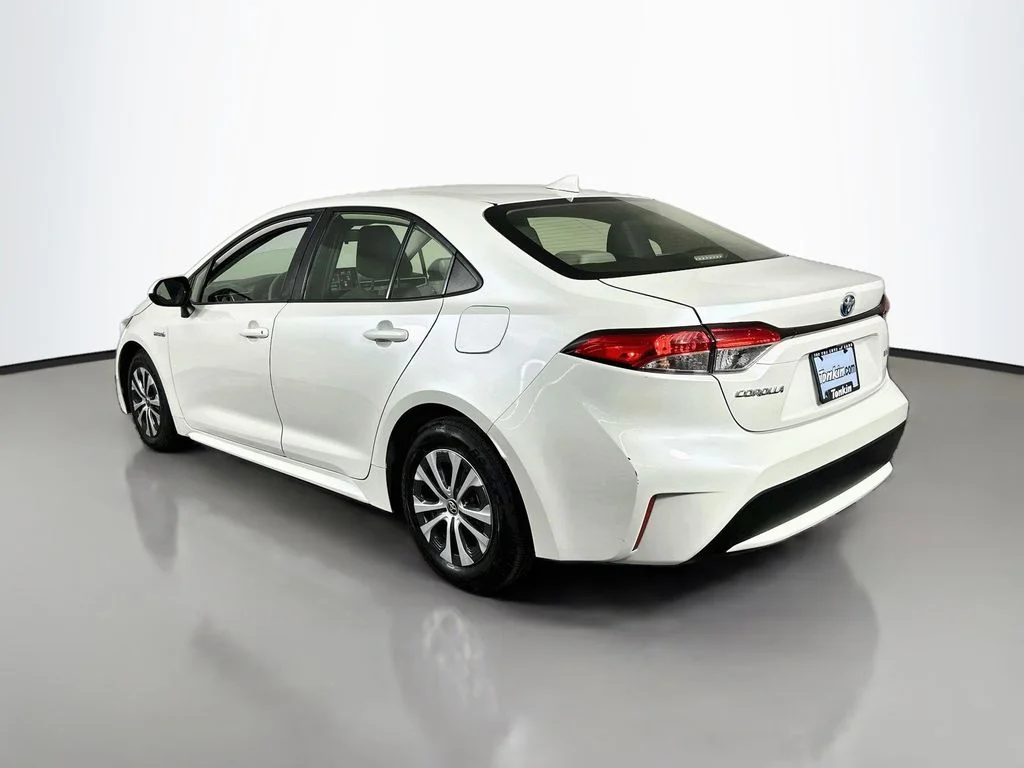 Used 2021 Blizzard Pearl Toyota LE image 6
