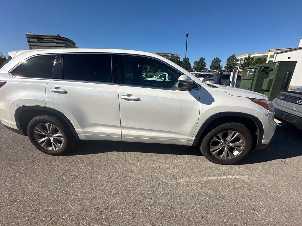 Used 2015 Toyota Highlander LE Plus with VIN 5TDZKRFH1FS063715 for sale in Fort Wright, KY