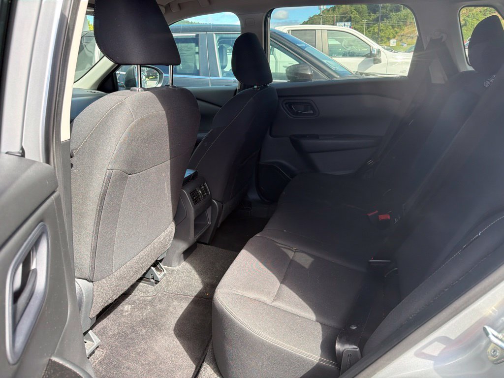 Used 2024 Silver Nissan S image 6